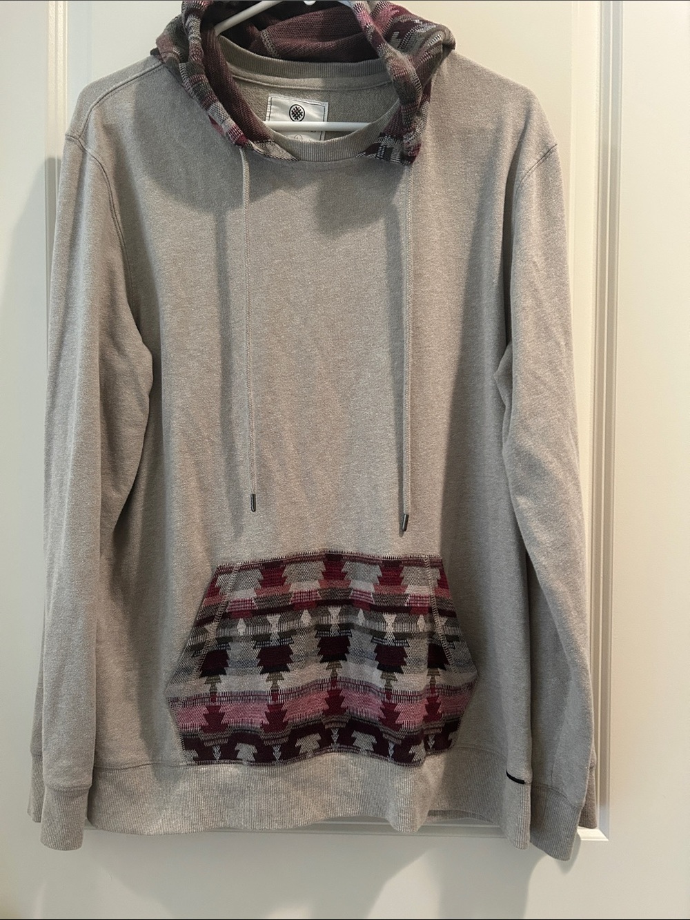 On The Byas Aztec Hoodie Southwestern Sweatshirt pullover Long Sleeve Size L